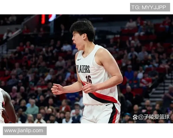开拓者队记：杨瀚森赛季初敏捷跌出轮换阵型，当初选他的含义安在？